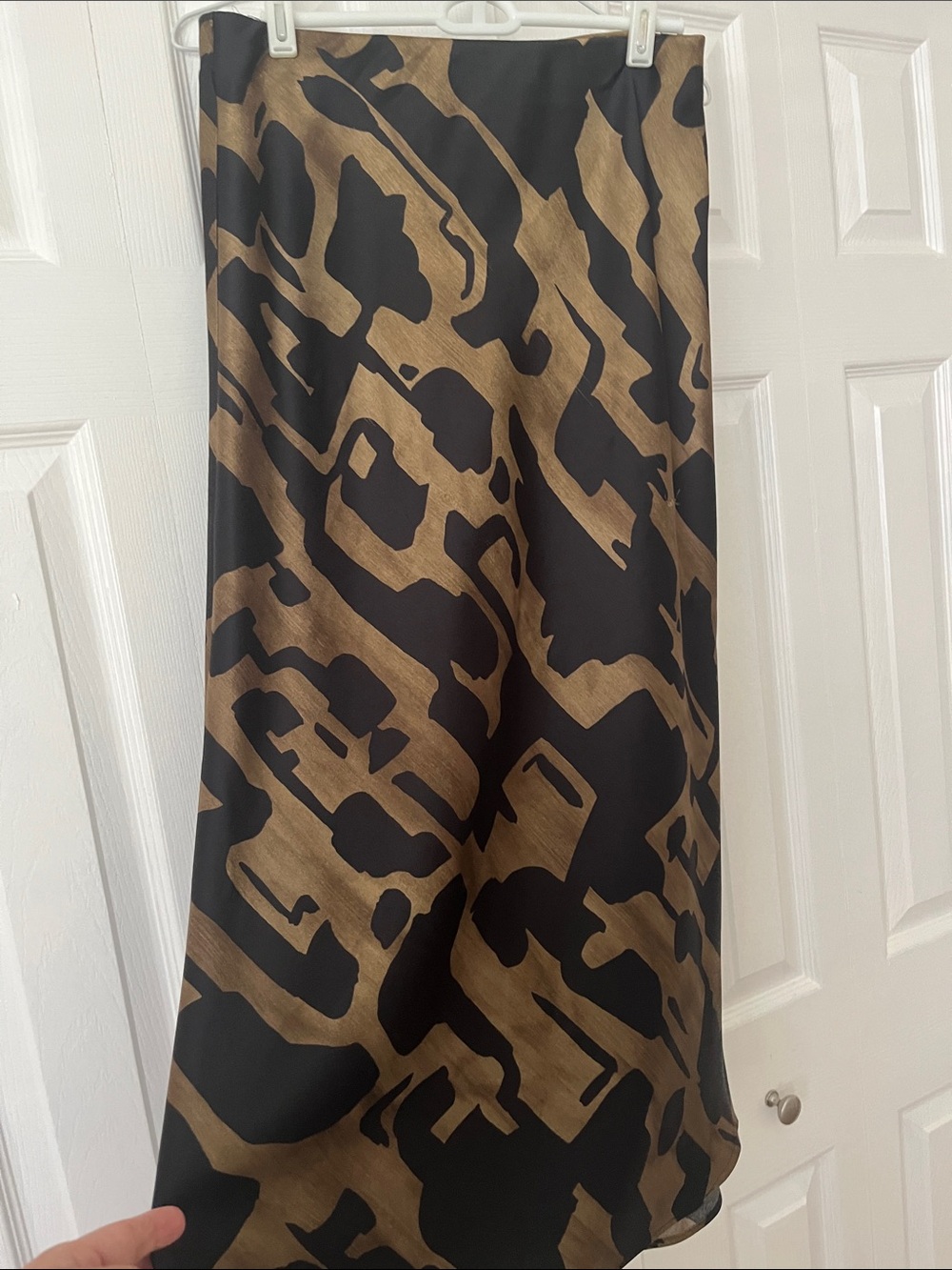 Zara Black and Brown Abstract-Print Maxi Skirt - Picture 2 of 5